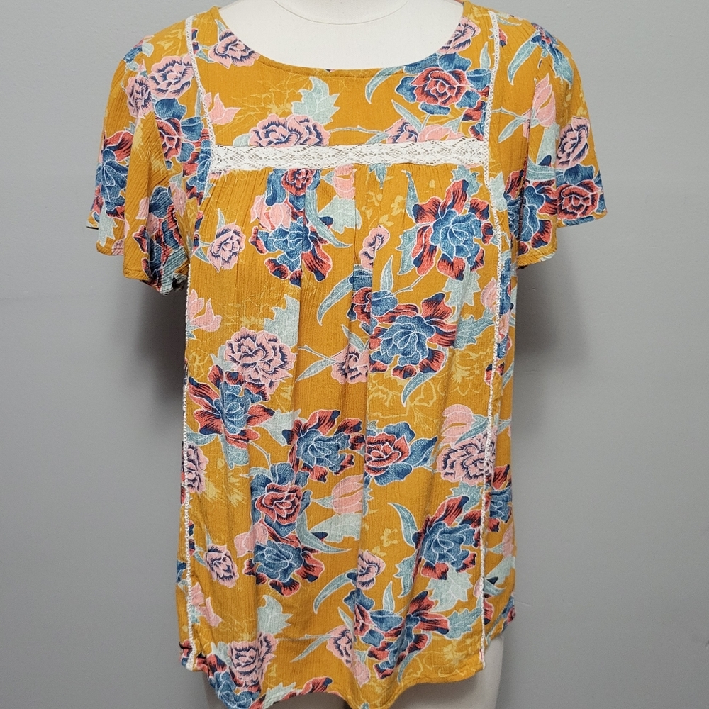 Artesia mustard floral flutter sleeve blouse size small